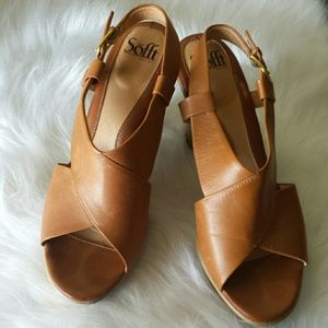 SOFT TAN CROSS STRAP PEEP TOE HEELS SZ 9.5